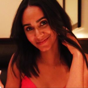 Meet your Posher, Roxanne